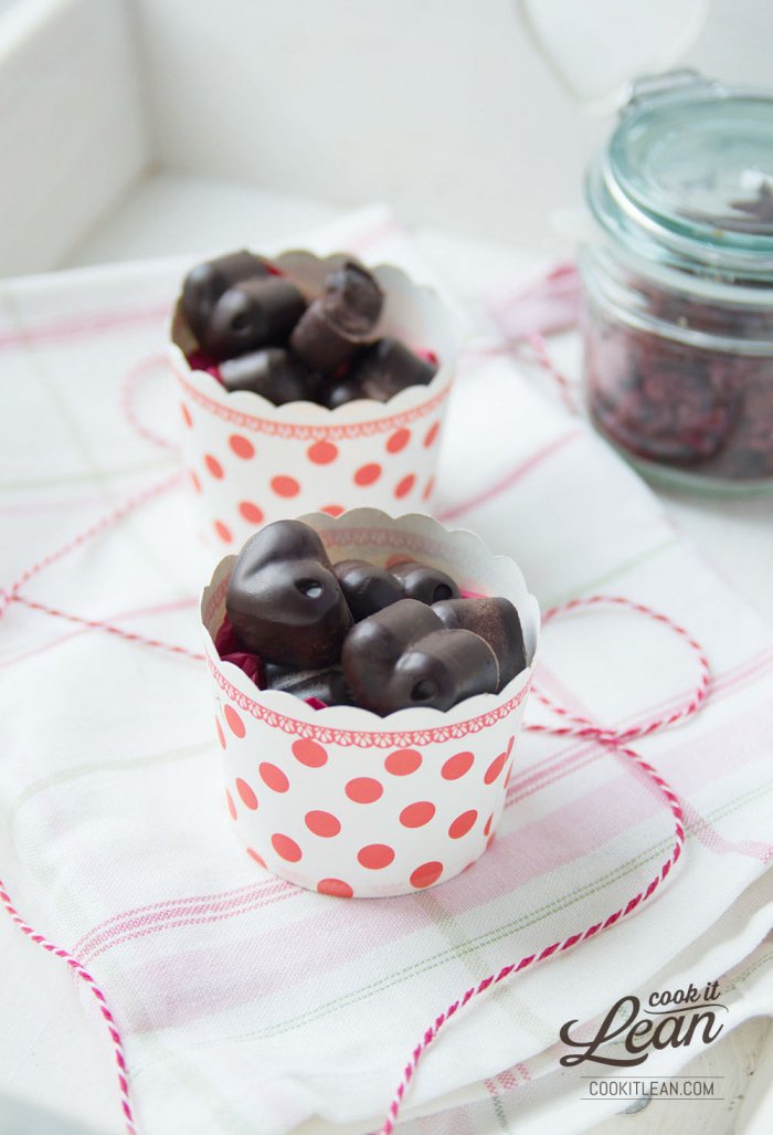 paleo pralines with raspberry