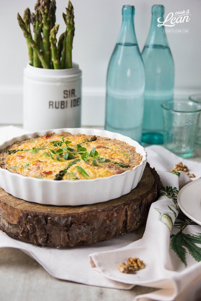 Paleo quiche with asparagus